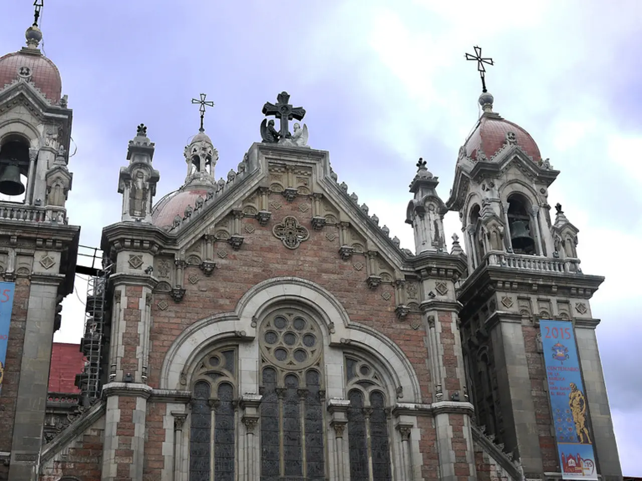 The renewed presence of the two skyscrapers