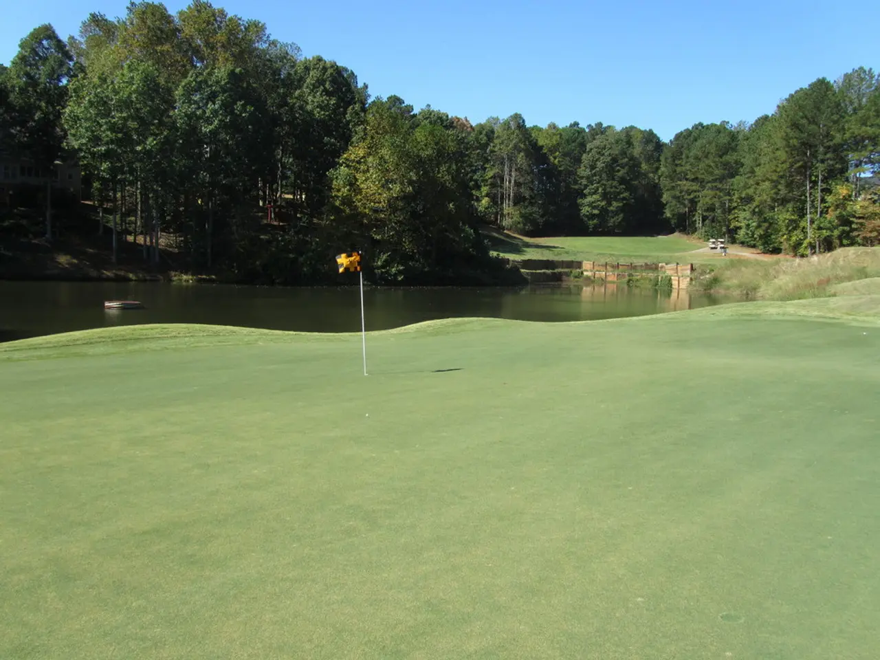 Paddle Through Picturesque Wonders: Experience the Stunning Landscapes of Adirondacks by Canoe