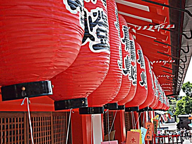 Exploring the Radiant Nighttime Spectacle of Glowfari at Oakland Zoo for 2024-2025 Season