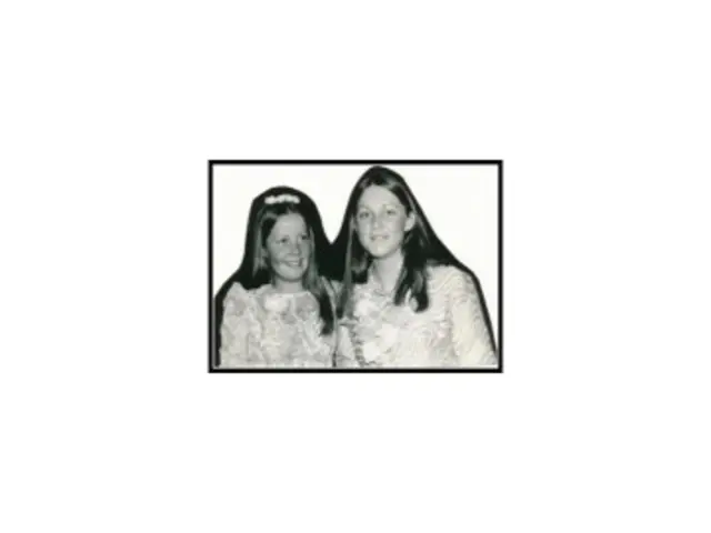 Exploring the Metropolitan Museum of Art's Photographic Exhibition: Insight into 'The New Art:...