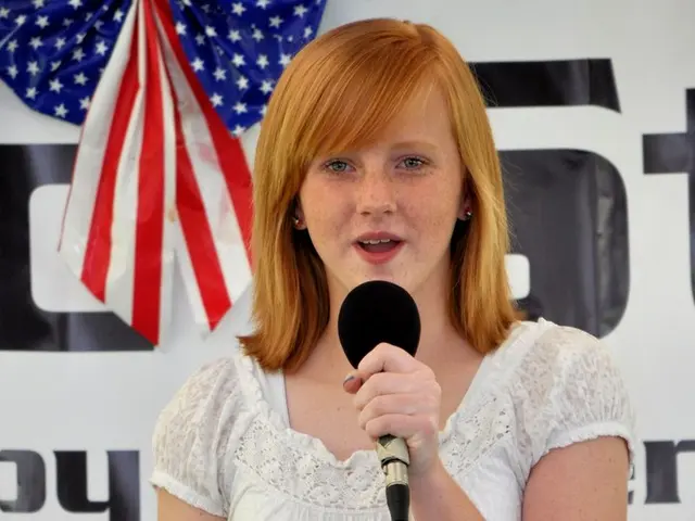 American Dialogue and Body Language Practices Observed by Foreign Visitors in the USA