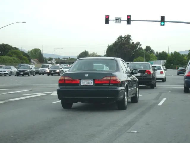 Traffic havoc on highways: Mass exodus of travelers underway in the nation