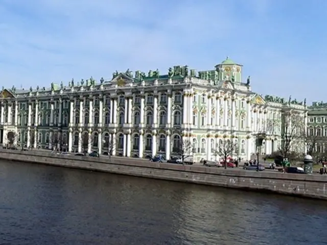 Using extensive data analysis to guide humanitarian aid during major crises: Exploring the...