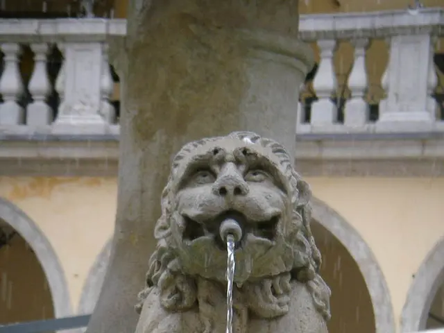 Rome's Spanish Steps Fountain Provides Gratis Water Catering to Local Favorites